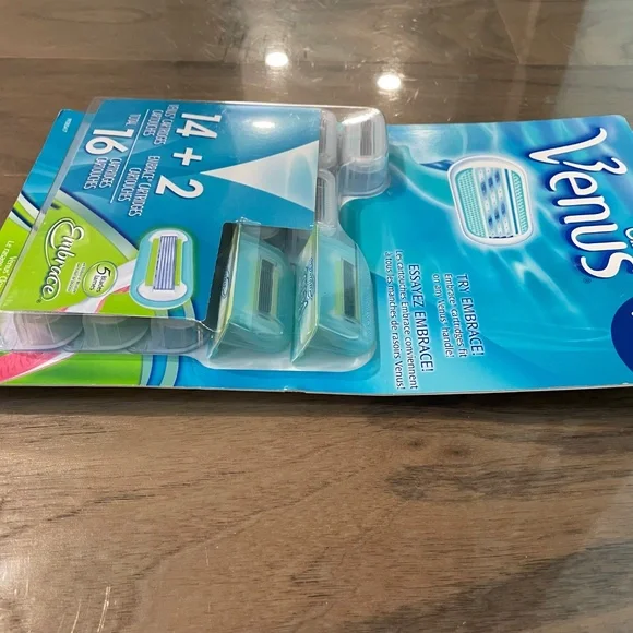 New Package of 16 Venus & Embrace Shaving Cartridges